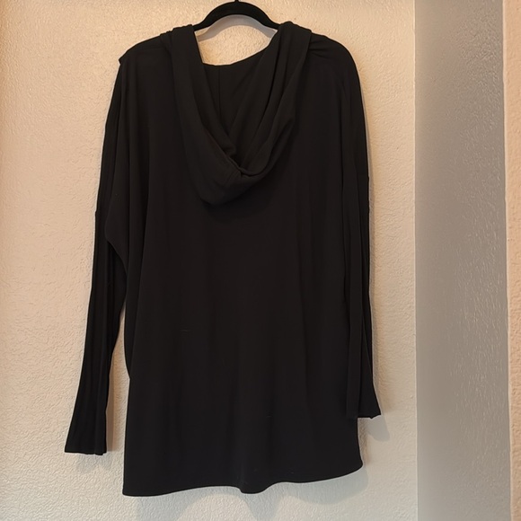 Athleta Hooded Pull Over Wrap - Picture 2 of 2